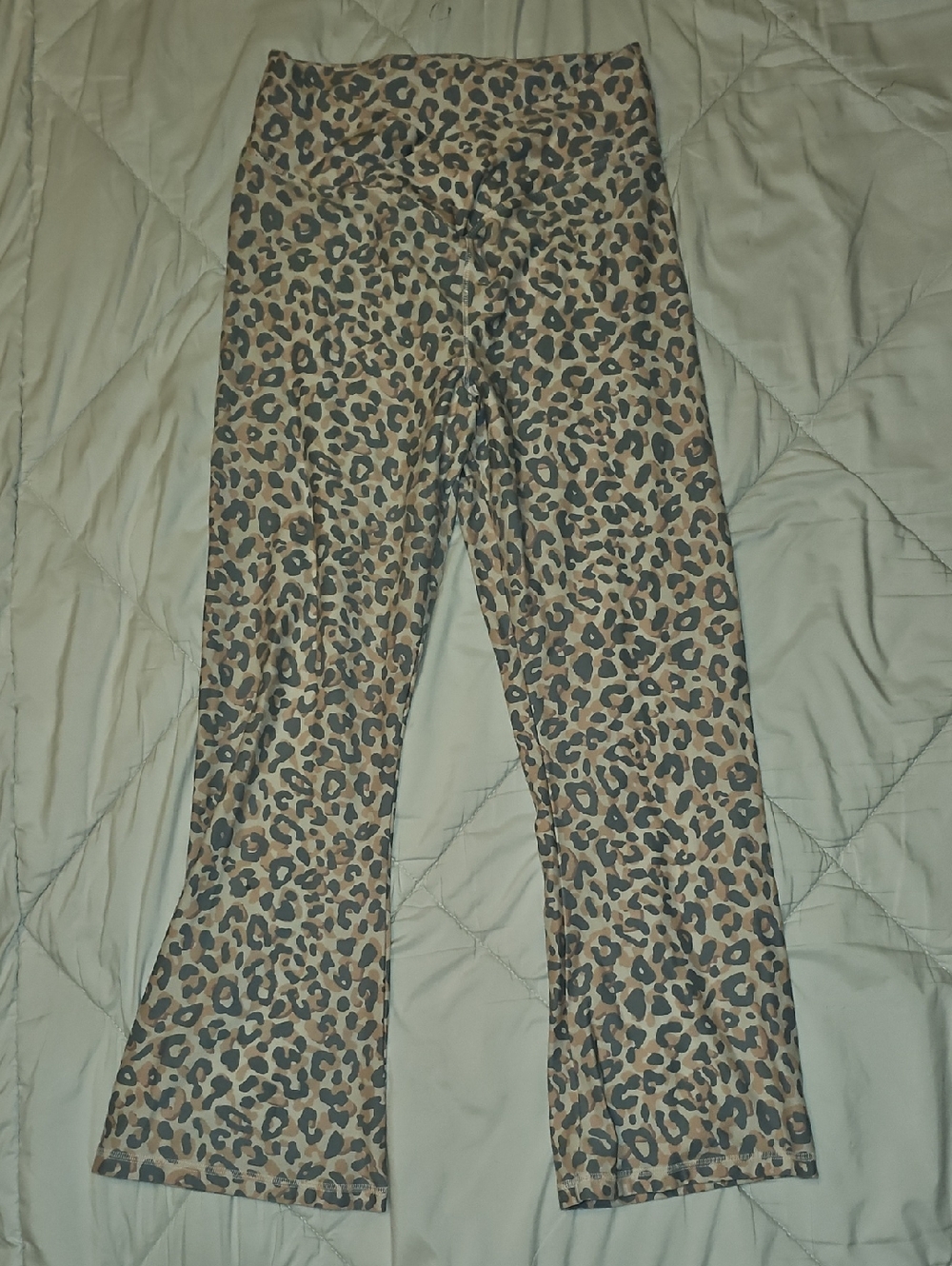 PINK Victoria's Secret Leopard Print Bottoms Slim Fit M/L (Tag XL) Logo
